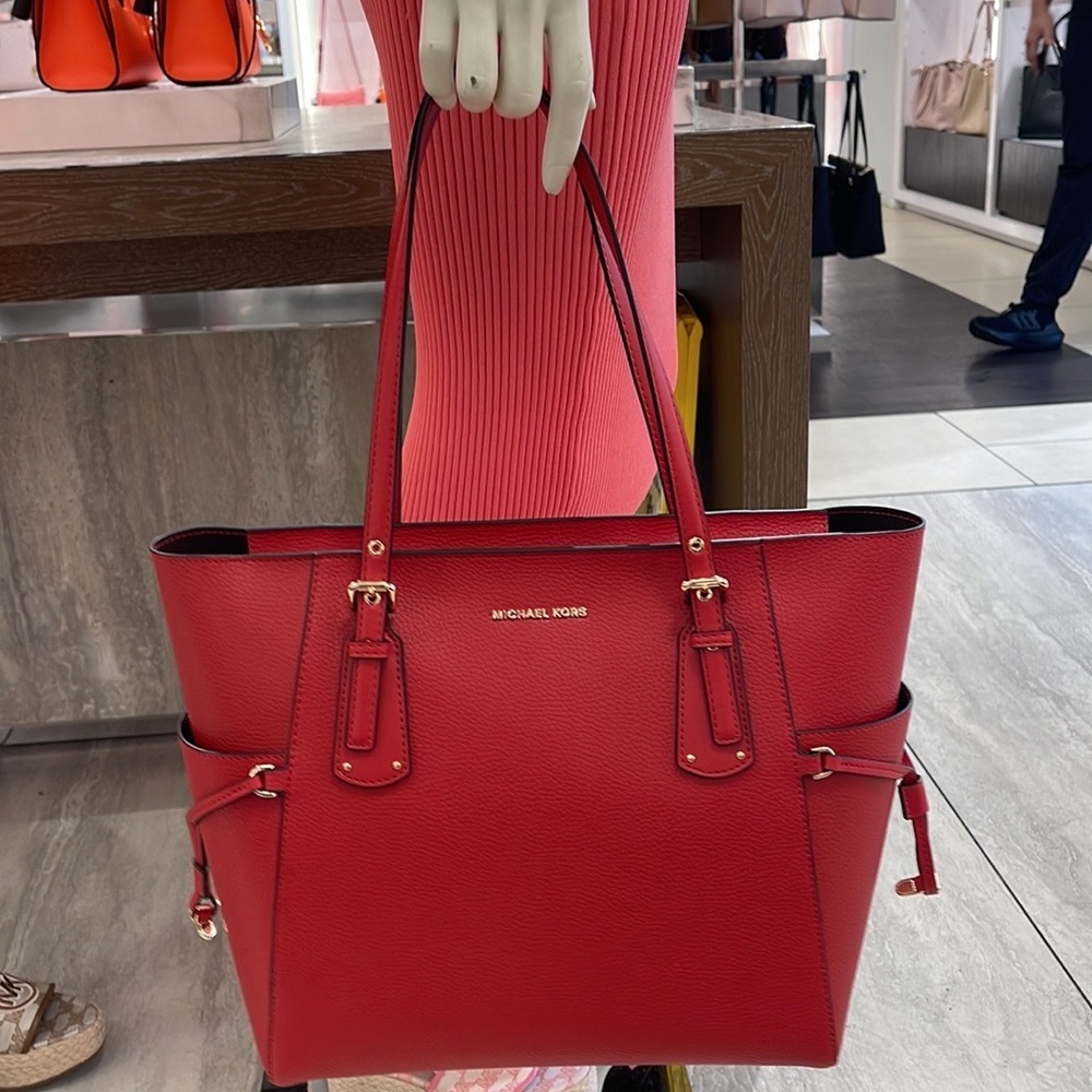 Michael Kors Voyager  Saffiano Leather Tote Bag
Style# 30H1GV6T4T
Flame NWT